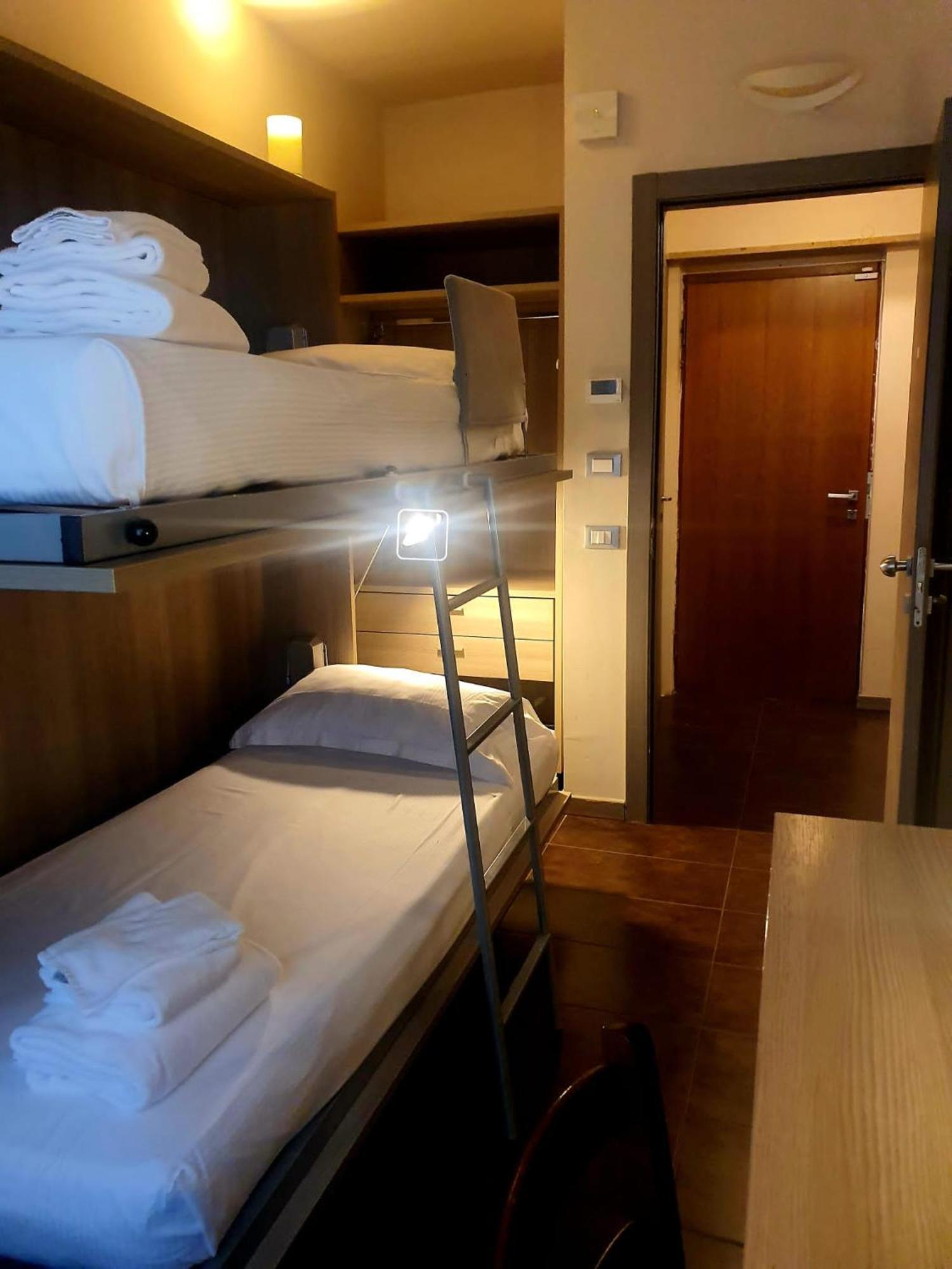 Hll Hotel Lungolago Lecco-Como Lake Room photo
